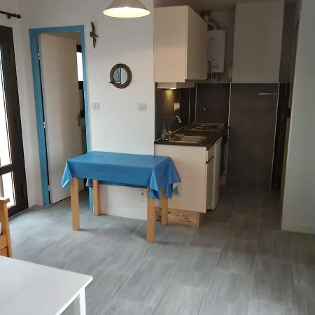 4 Pers, 1 Chambre, Terrasse + Piscine + Parking A 150m De La Mer - Ref Pl097 *